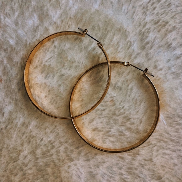 Gold hoop earrings - Picture 2 of 3
